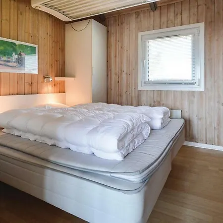 Дом отдыха Nice Home In Blavand With Sauna *