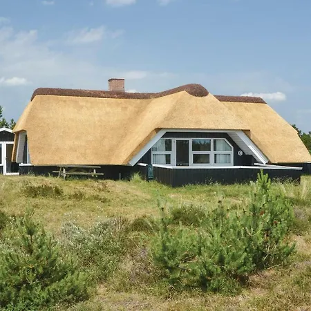 Дом отдыха Nice Home In Blavand With Sauna Блаванн